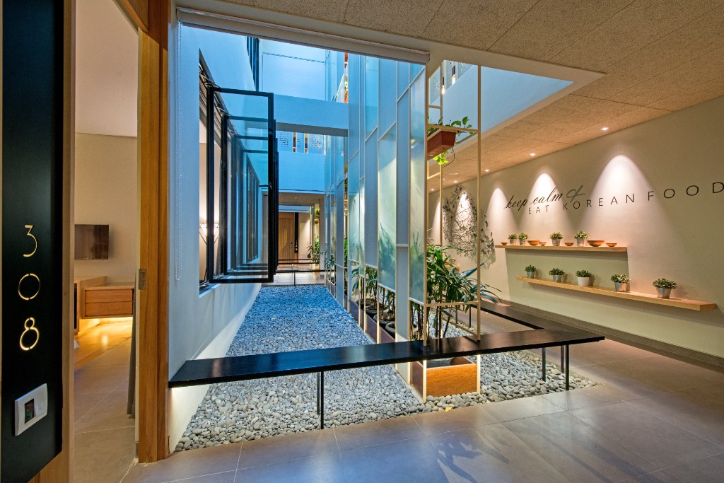 Gallery garden side corridor