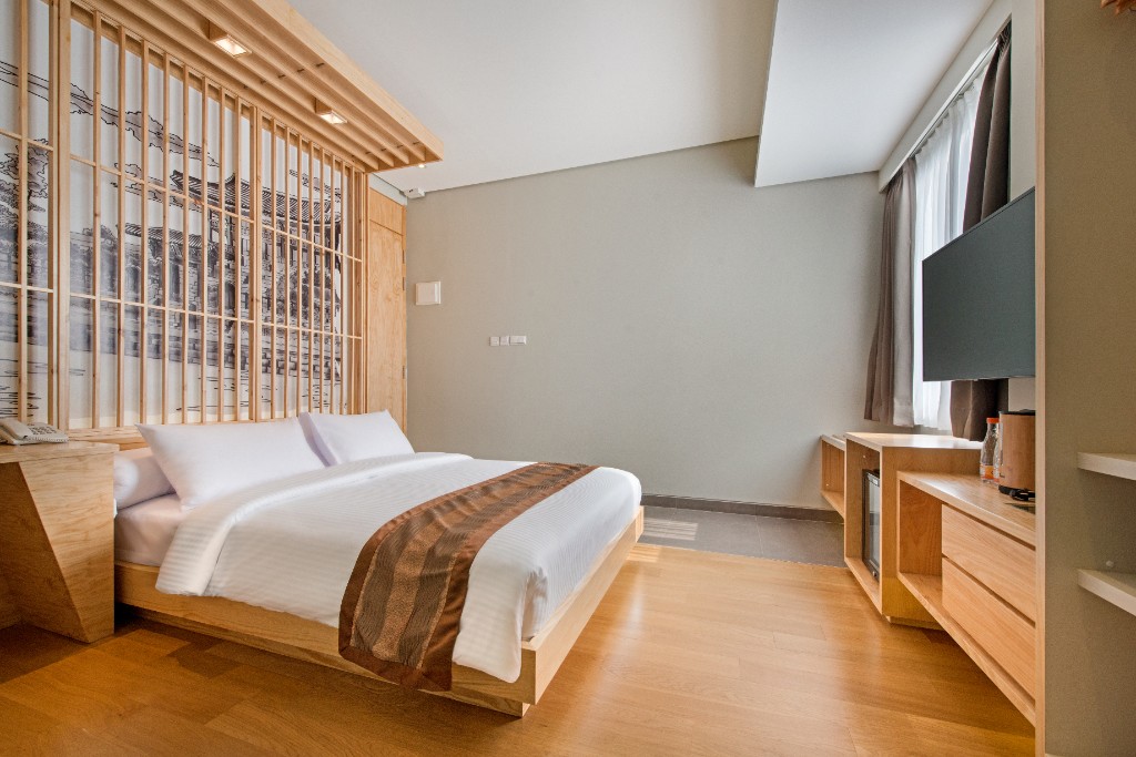 Executive room interior with seating